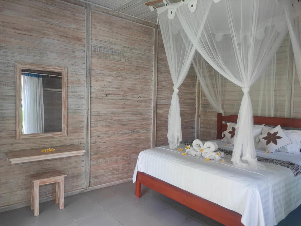 Vista Huts Lembongan Hotel Exterior foto