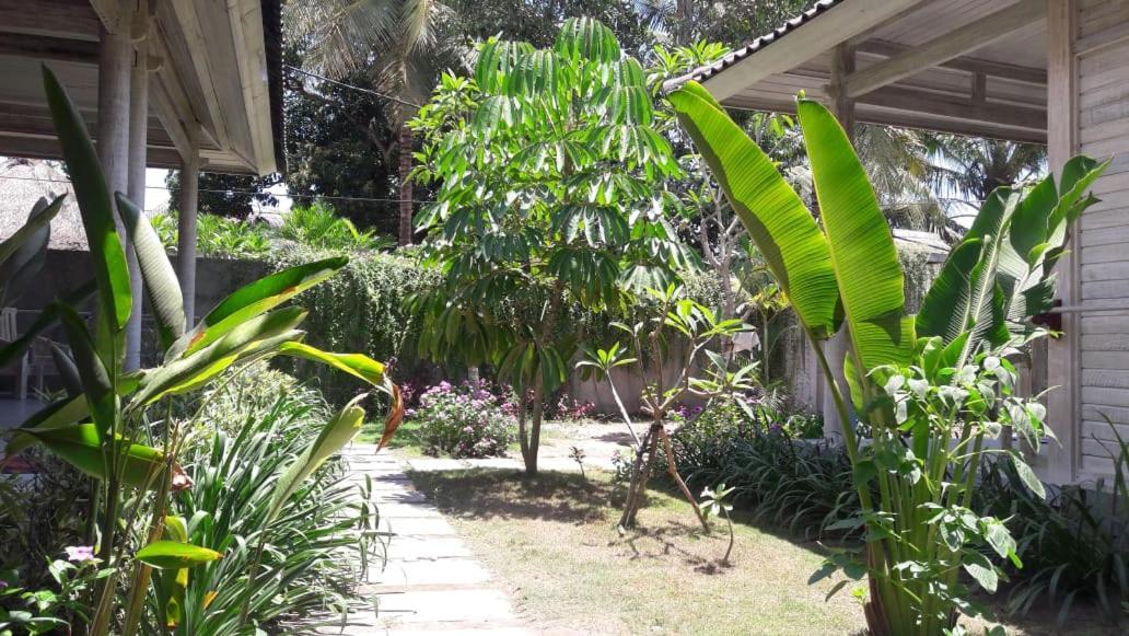 Vista Huts Lembongan Hotel Exterior foto